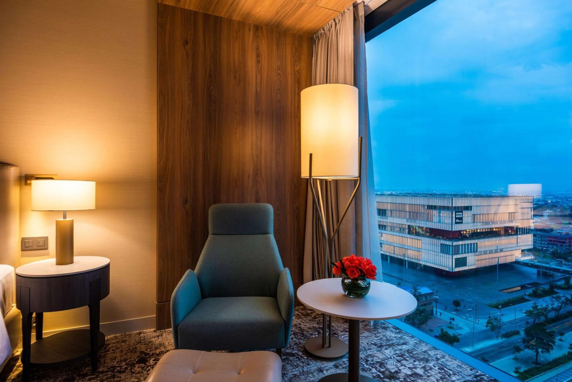 酒店 Hilton Corferias 4*